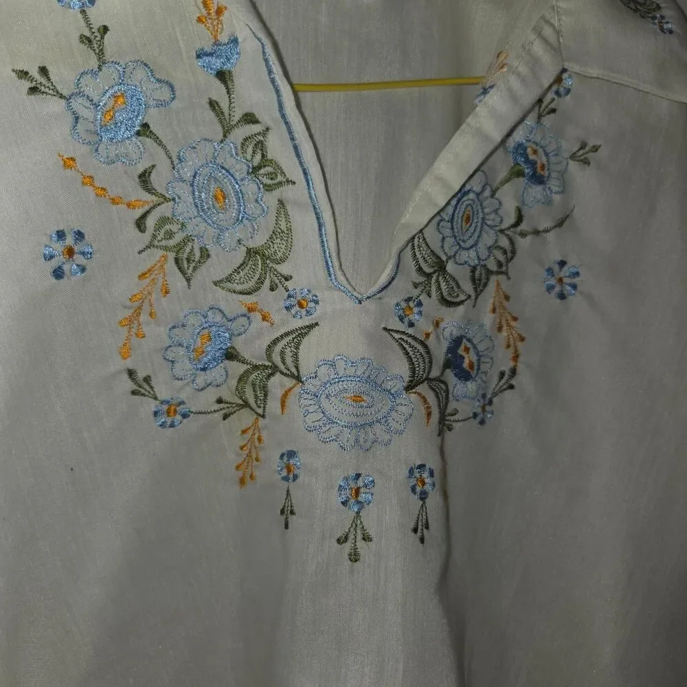Vintage Cottagecore Embroidered Linen-Blend Blouse | Size 44 (Medium/Large - Picture 5 of 8